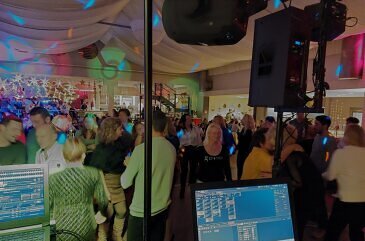 ECM DJ Service bei der Weihnachtsfeier eines bekannten Autozulieferers in Osterhofen ECM DJ Service auf der Weihnachtsfeier eines bekannten Autozulieferers aus Niederbayern in der Schubert Eventhalle in Osterhofen